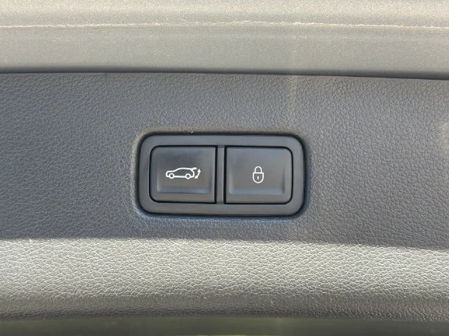 Used 2025 Silver Genesis 2.5T image 45