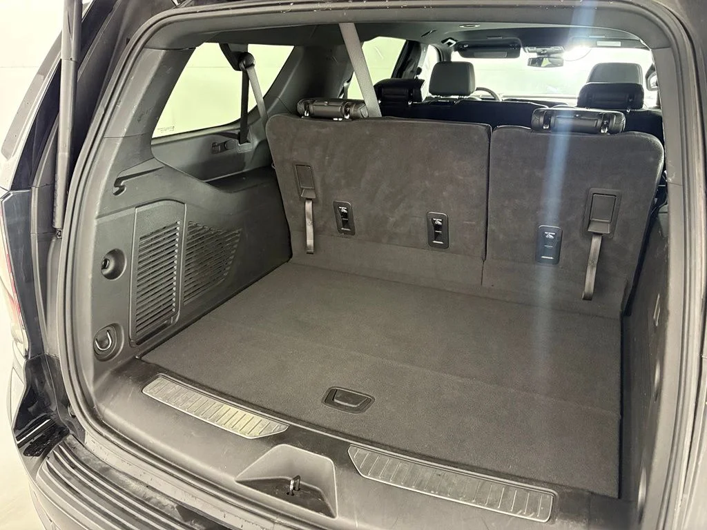 Used 2025 Black Chevrolet Z71 image 19