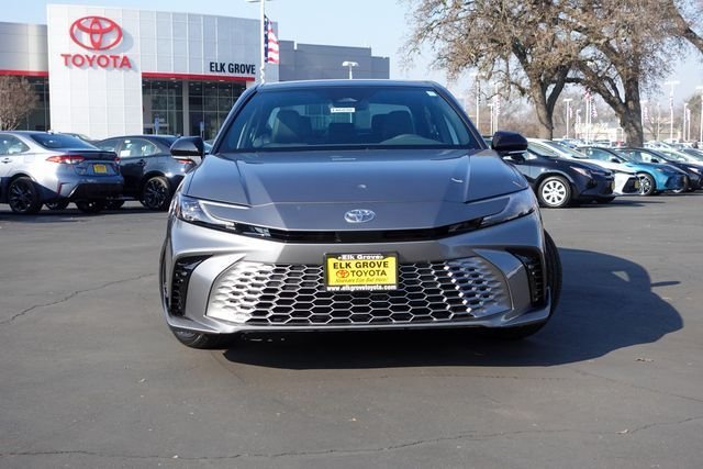 New 2026 Heavy Metal with Midnight Black Metallic roof <sup>1</sup> Toyota  XSE image 3