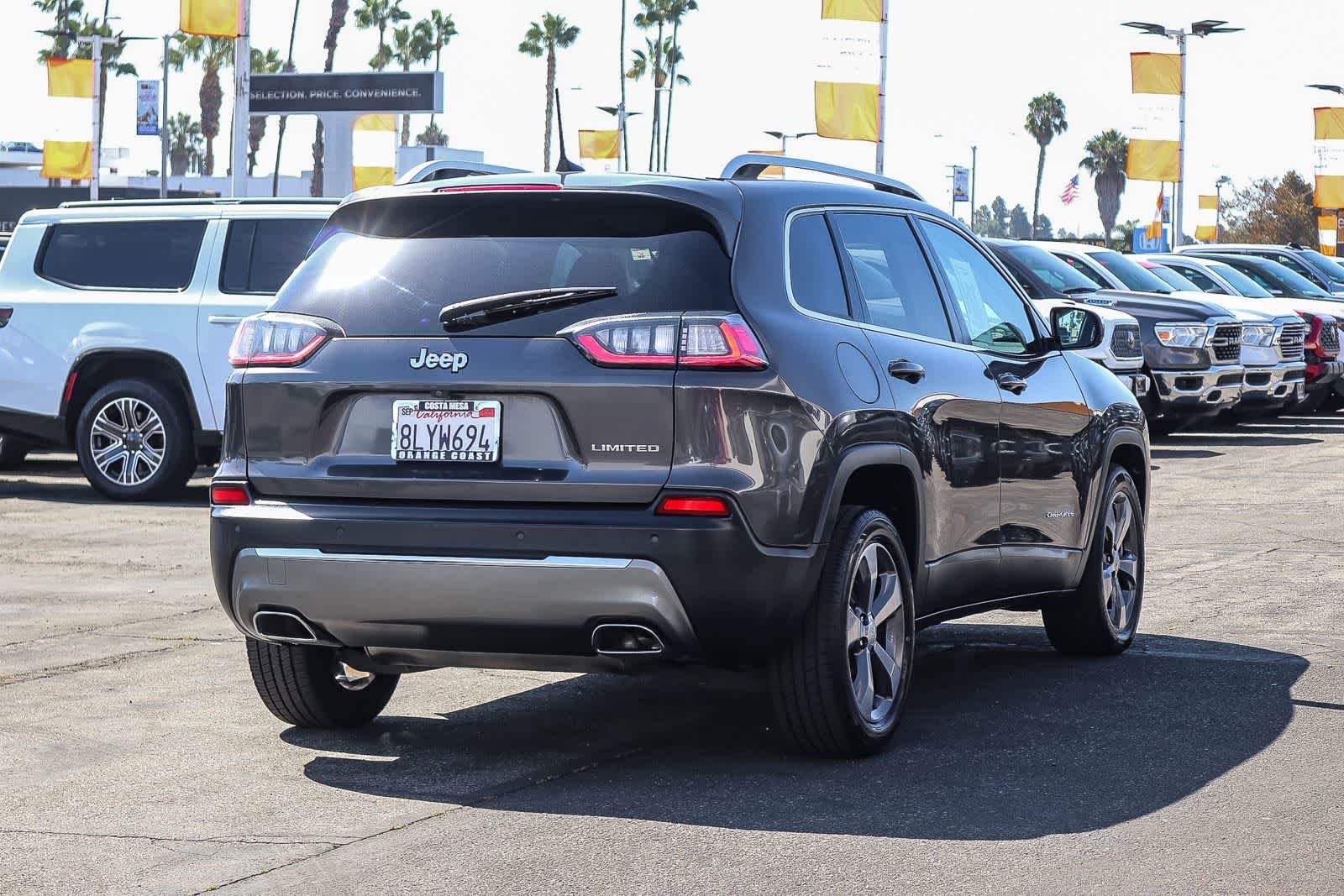 Used 2019 Granite Crystal Metallic Clearcoat Jeep Limited image 4