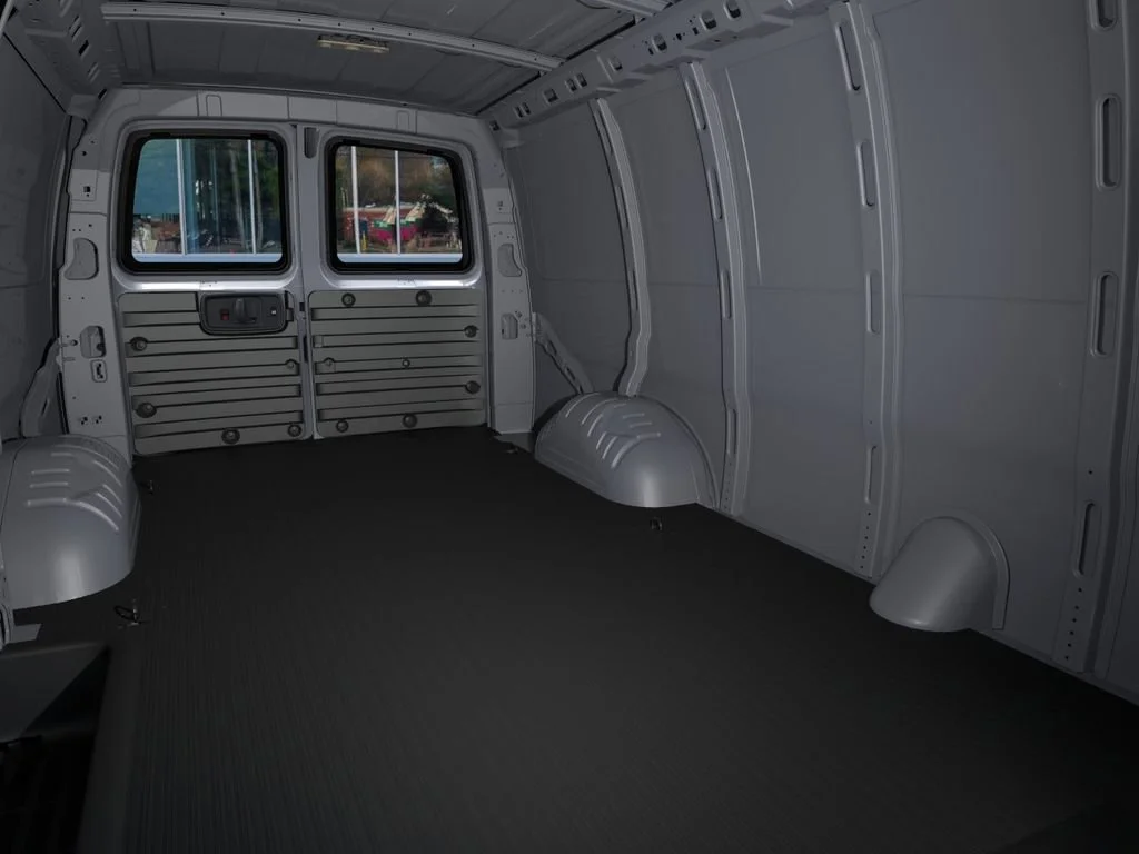 New 2026 Summit White Chevrolet 1WT image 17