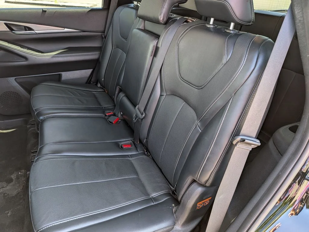 Used 2023 Black INFINITI LUXE image 32