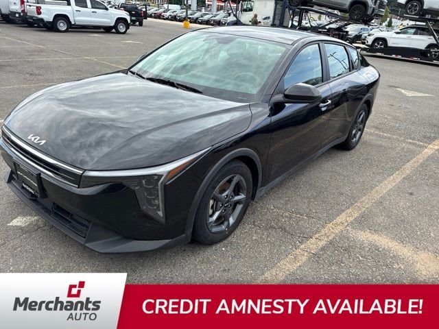 Used 2025 Black Kia LXS image 8