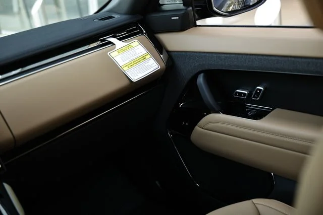 New 2026 Carpathian Grey Land Rover SE image 37