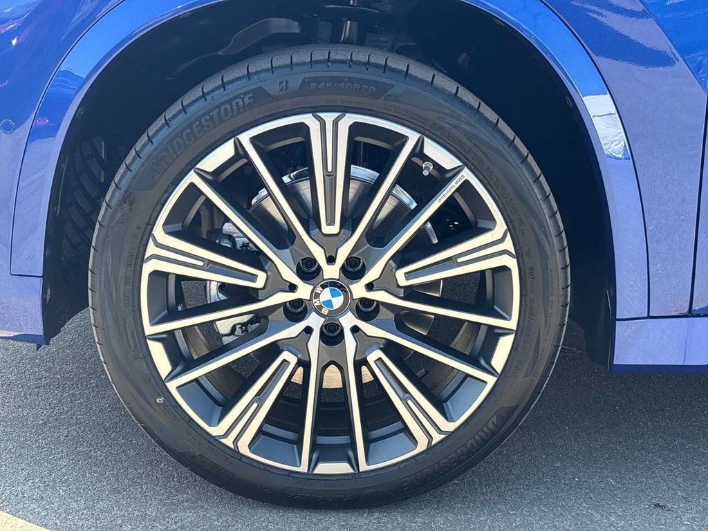 New 2027 Portimao Blue Metallic BMW xDrive28i image 7