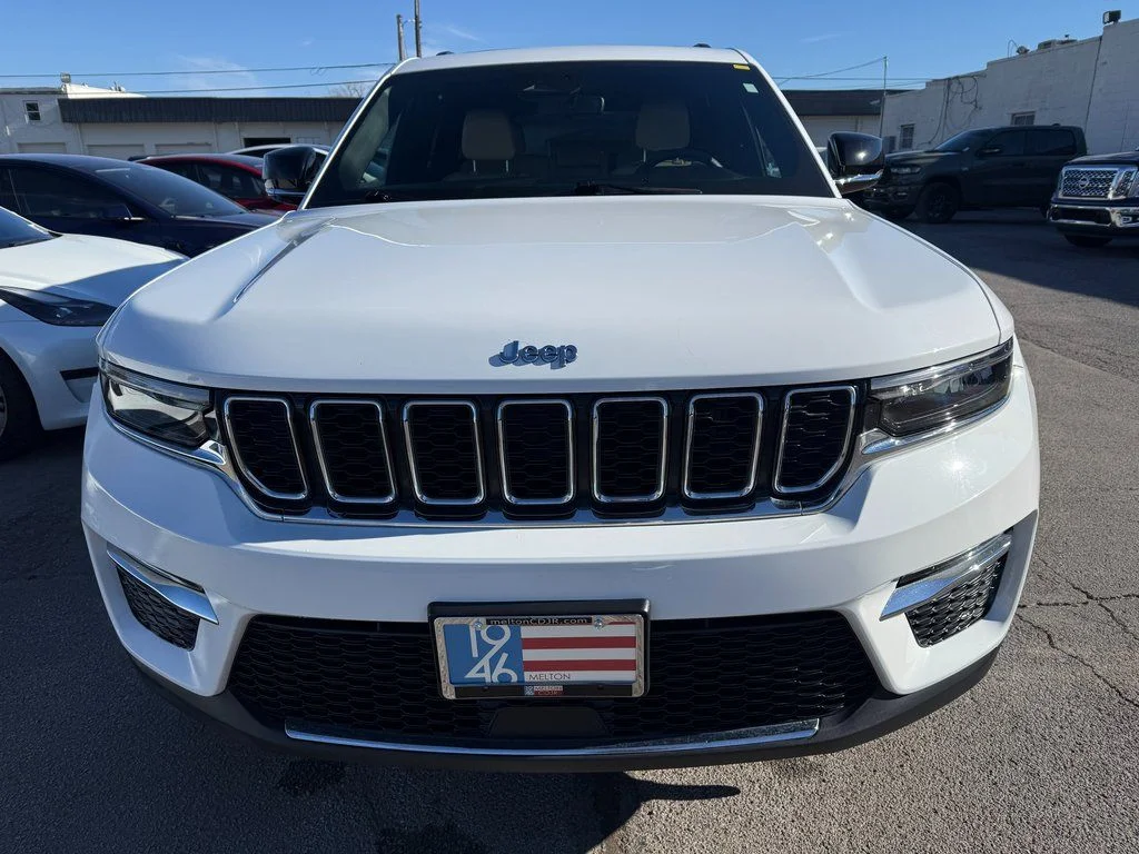 Used 2022 White Jeep 4xe image 7