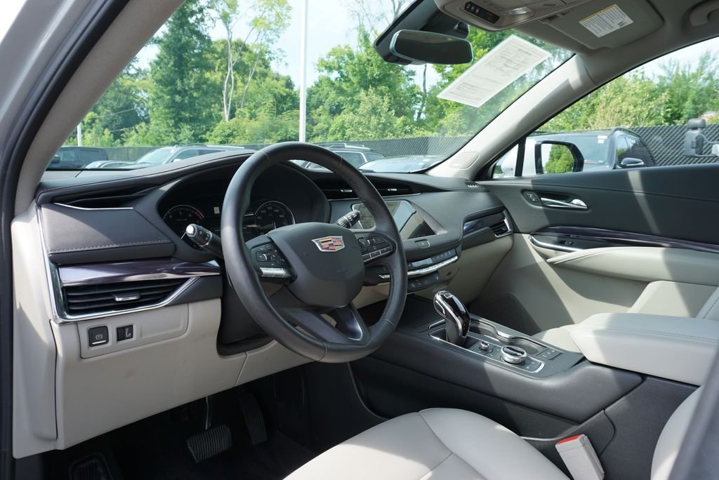 Used 2022 Radiant Silver Metallic Cadillac Luxury image 22