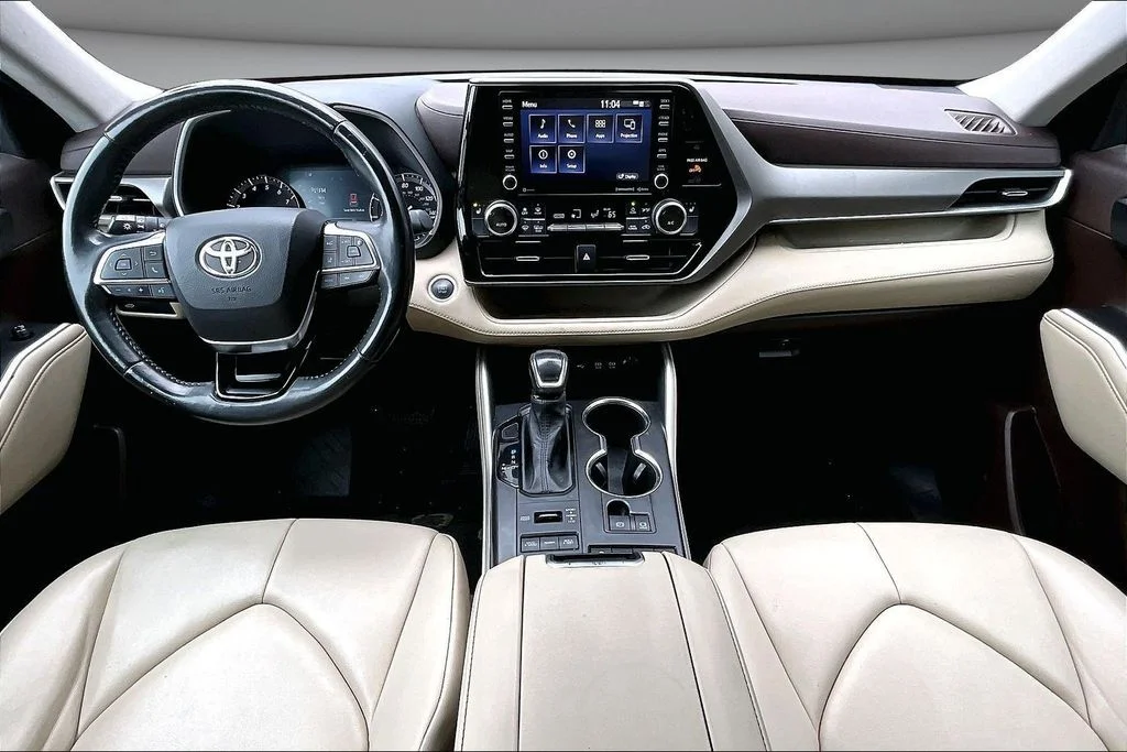 2021 Toyota Highlander XLE - Photo 7