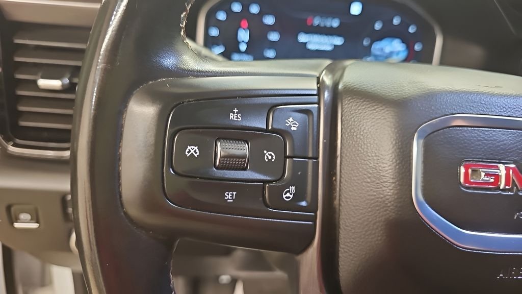 Used 2025 White GMC AT4 image 16