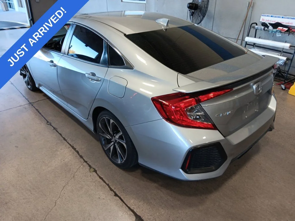 Certified Used 2019 Lunar Silver Metallic Honda Si image 4