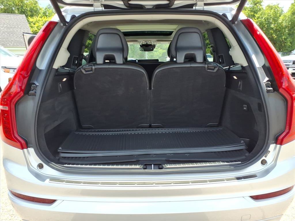 Used 2021 Bright Silver Metallic Volvo Momentum image 13