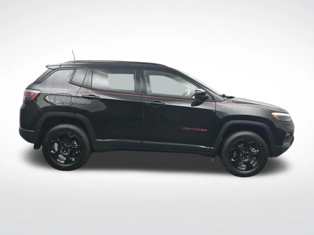 Certified Used 2023 Diamond Black Jeep Trailhawk image 4