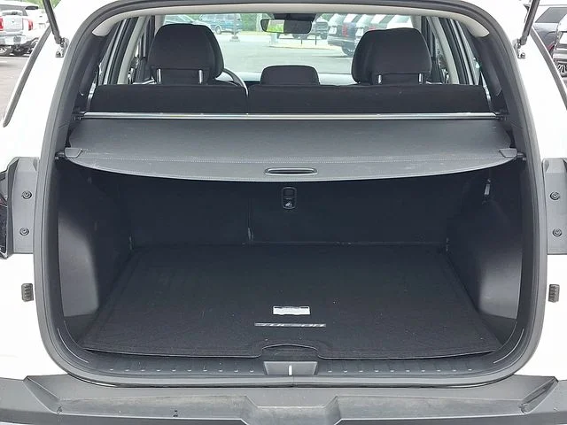 New 2026 White Hyundai SE image 23