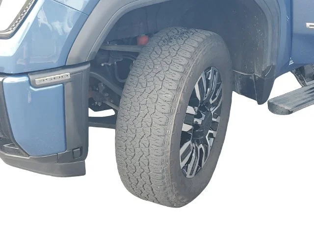 Used 2025 Downpour Metallic GMC Denali Ultimate image 38