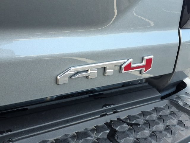 Used 2025 Sterling Metallic GMC AT4 image 22