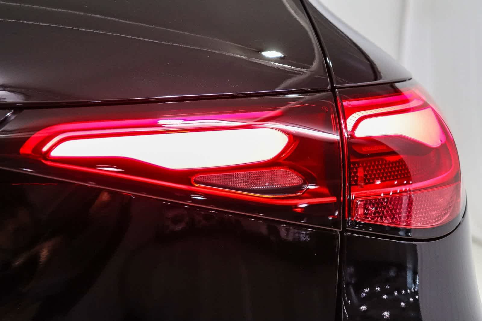 New 2027 Black Mercedes-Benz GLC 300 image 11