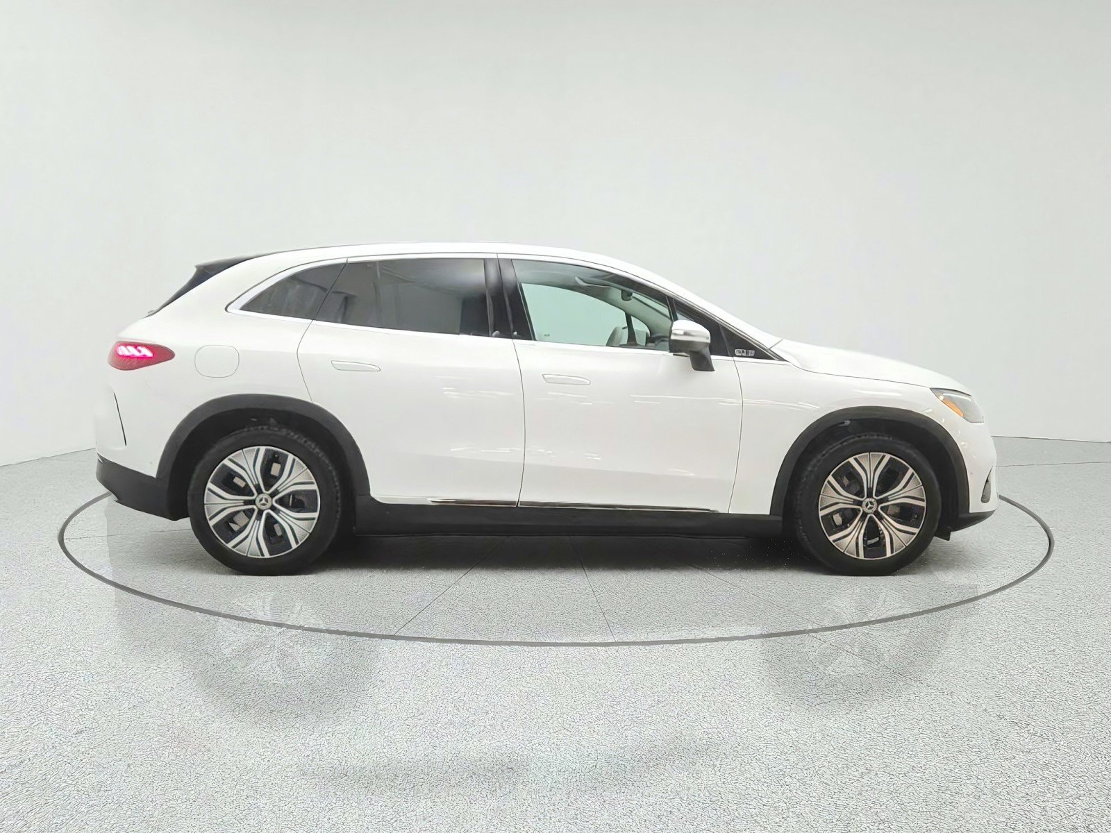 Used 2023 Polar White Mercedes-Benz EQE 350+ SUV image 4