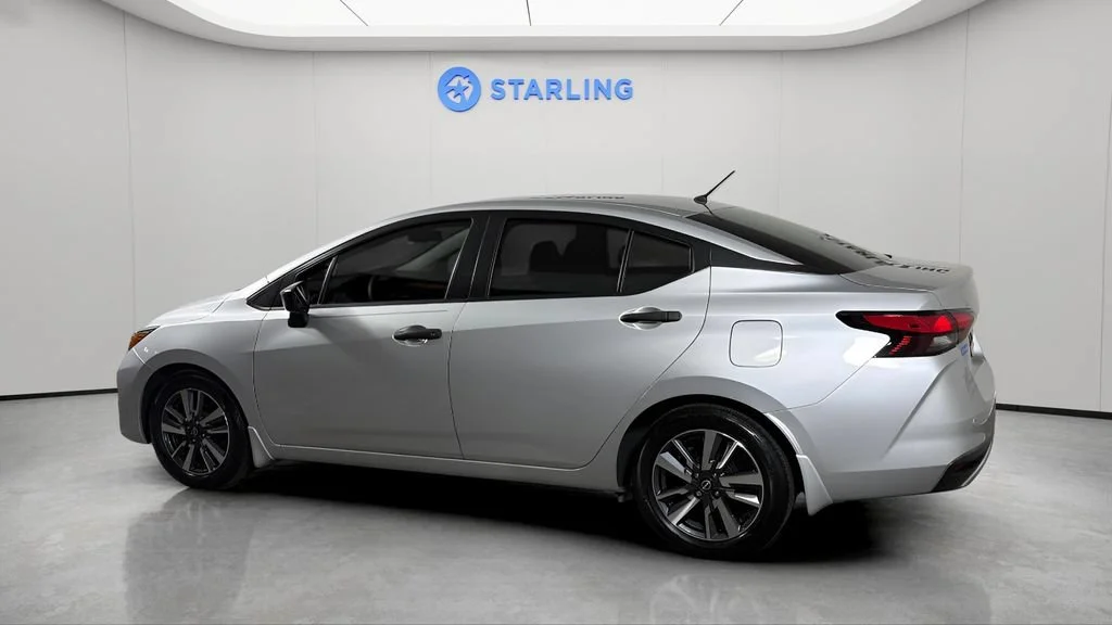 Used 2024  Nissan S image 4