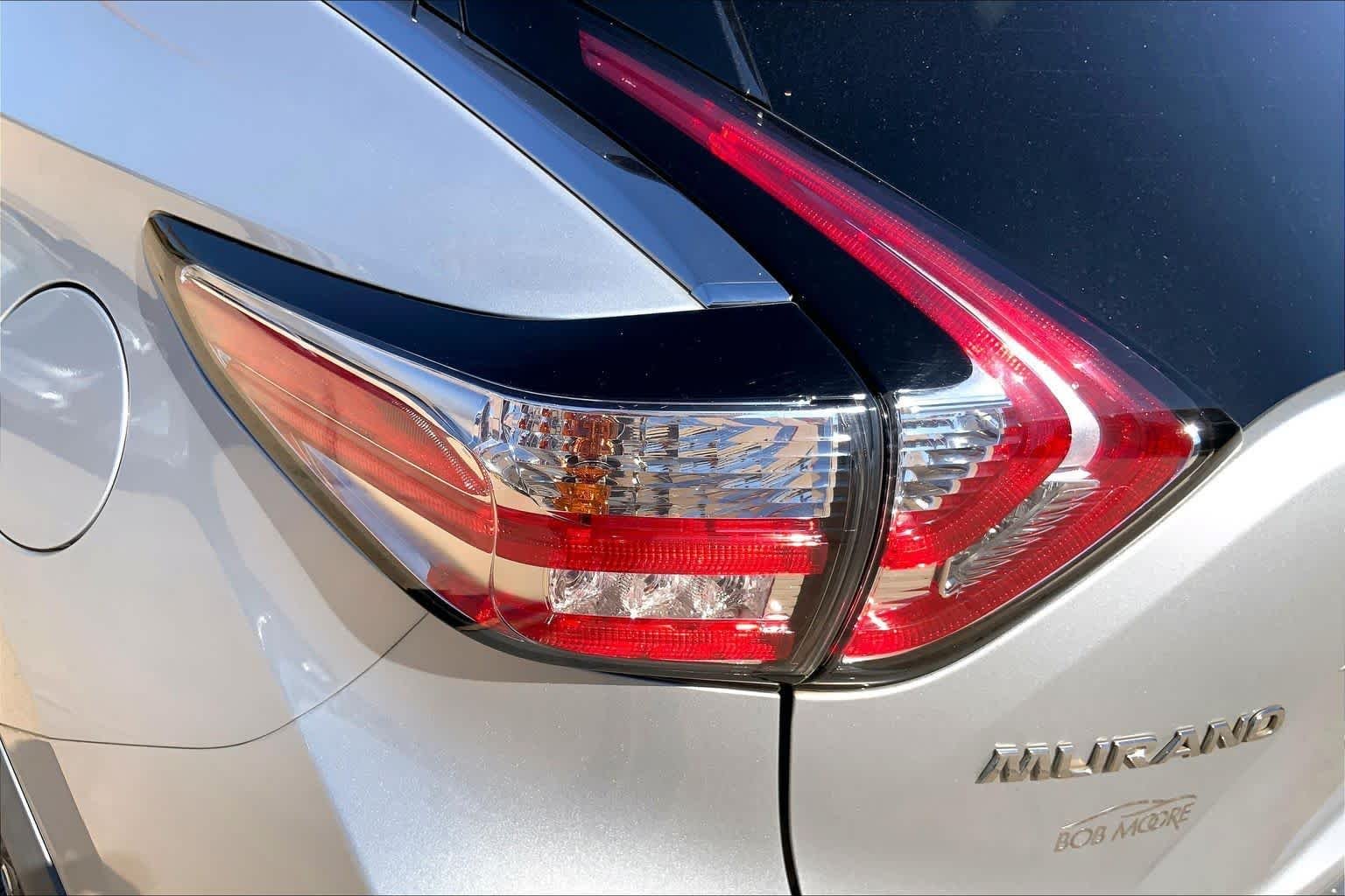 Used 2015 Brilliant Silver Metallic Nissan SV image 27