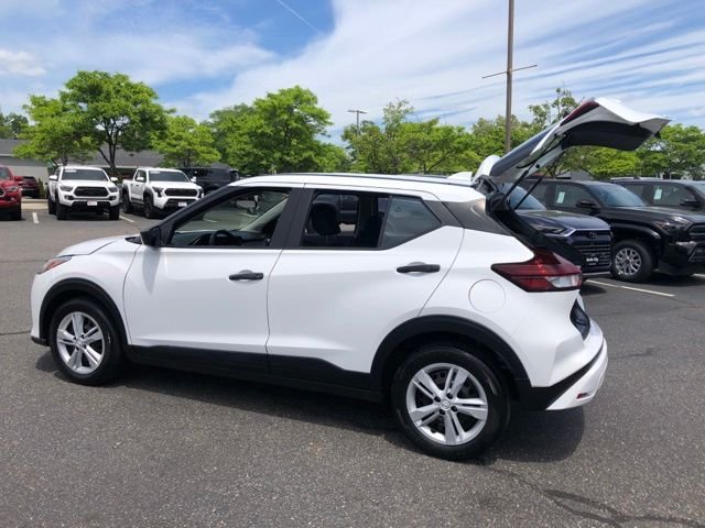 Used 2024 White Nissan S image 9