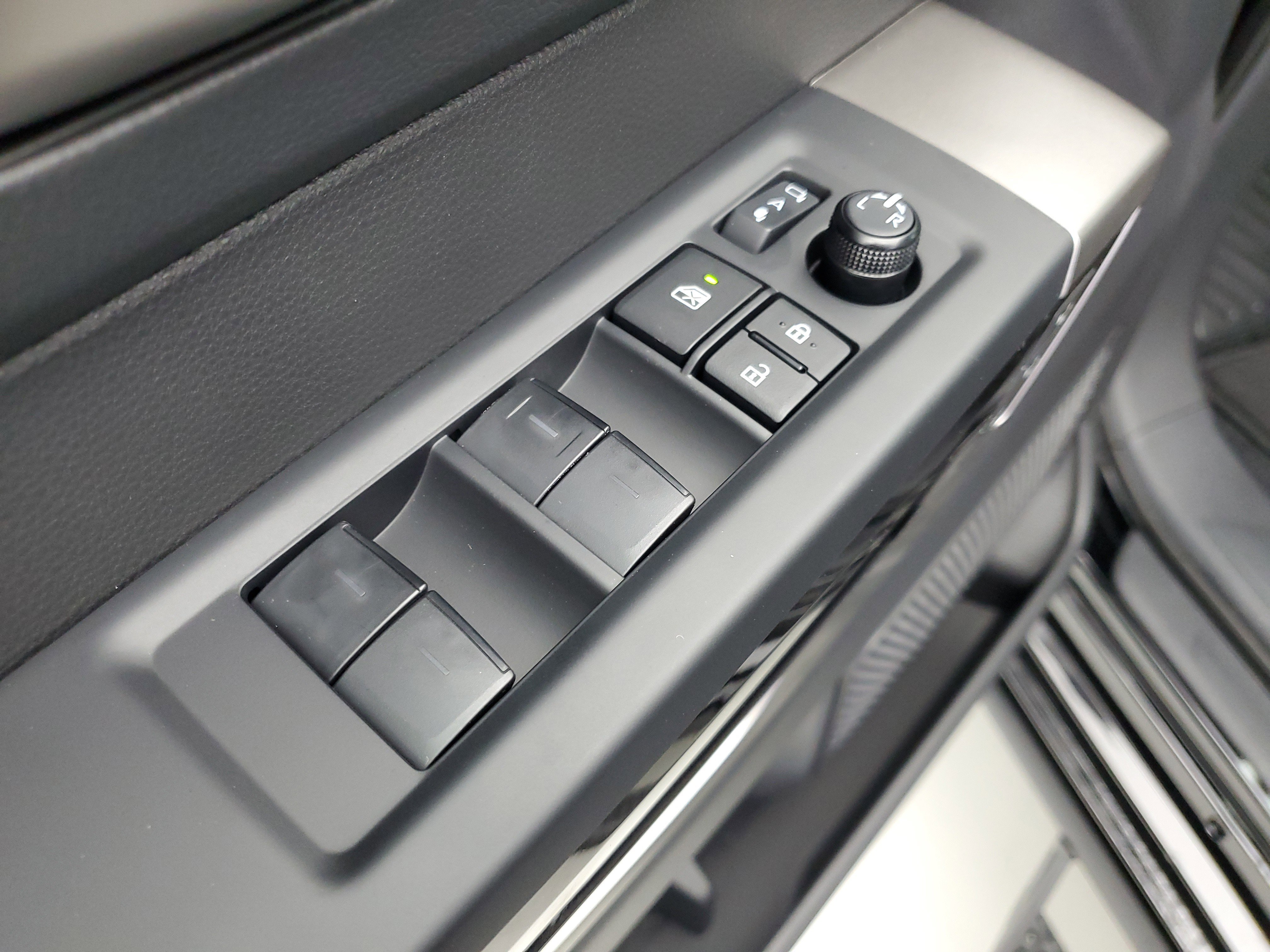2026 Toyota Tundra Limited - Photo 21