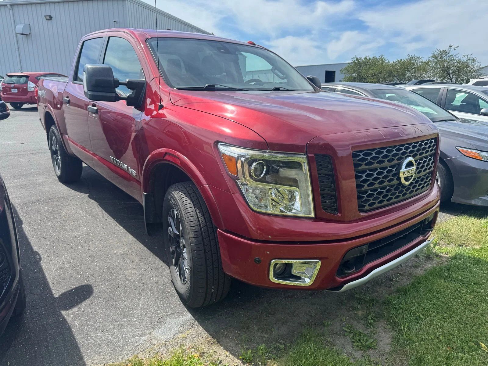 2018 Nissan Titan PRO-4X 4X4 Crew Cab's photo