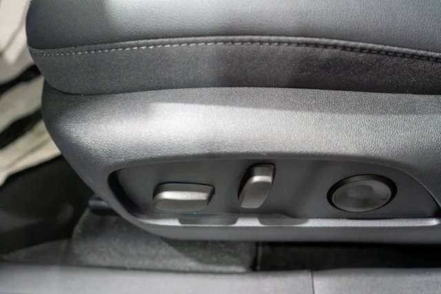 2027 Chevrolet Equinox LT - Photo 14