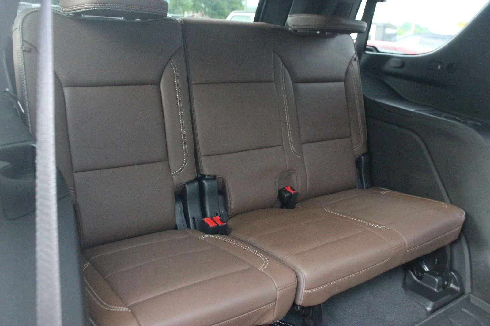 Used 2024 Iridescent Pearl Tricoat Chevrolet High Country image 42