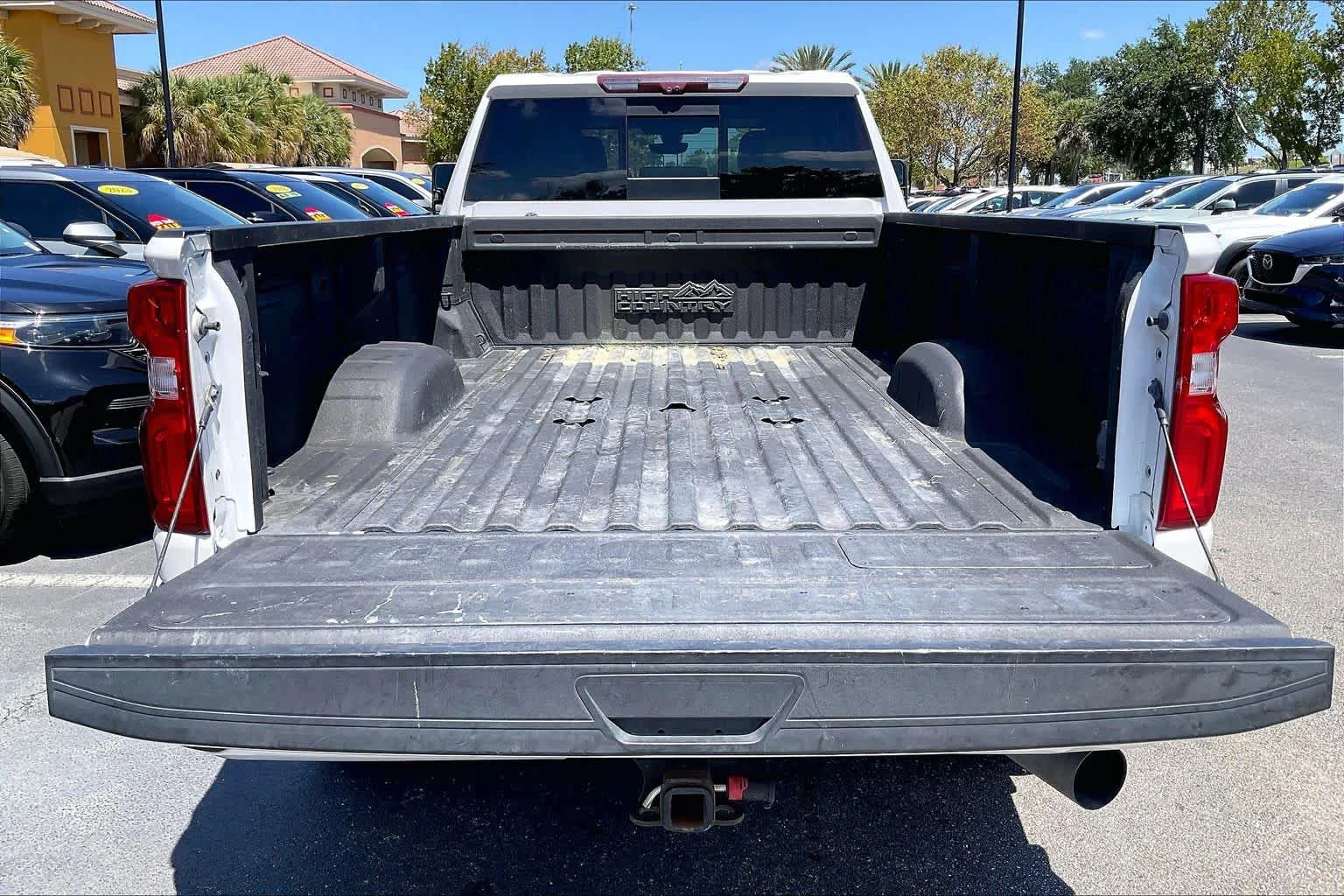 Used 2023 Iridescent Pearl Tricoat Chevrolet High Country image 34