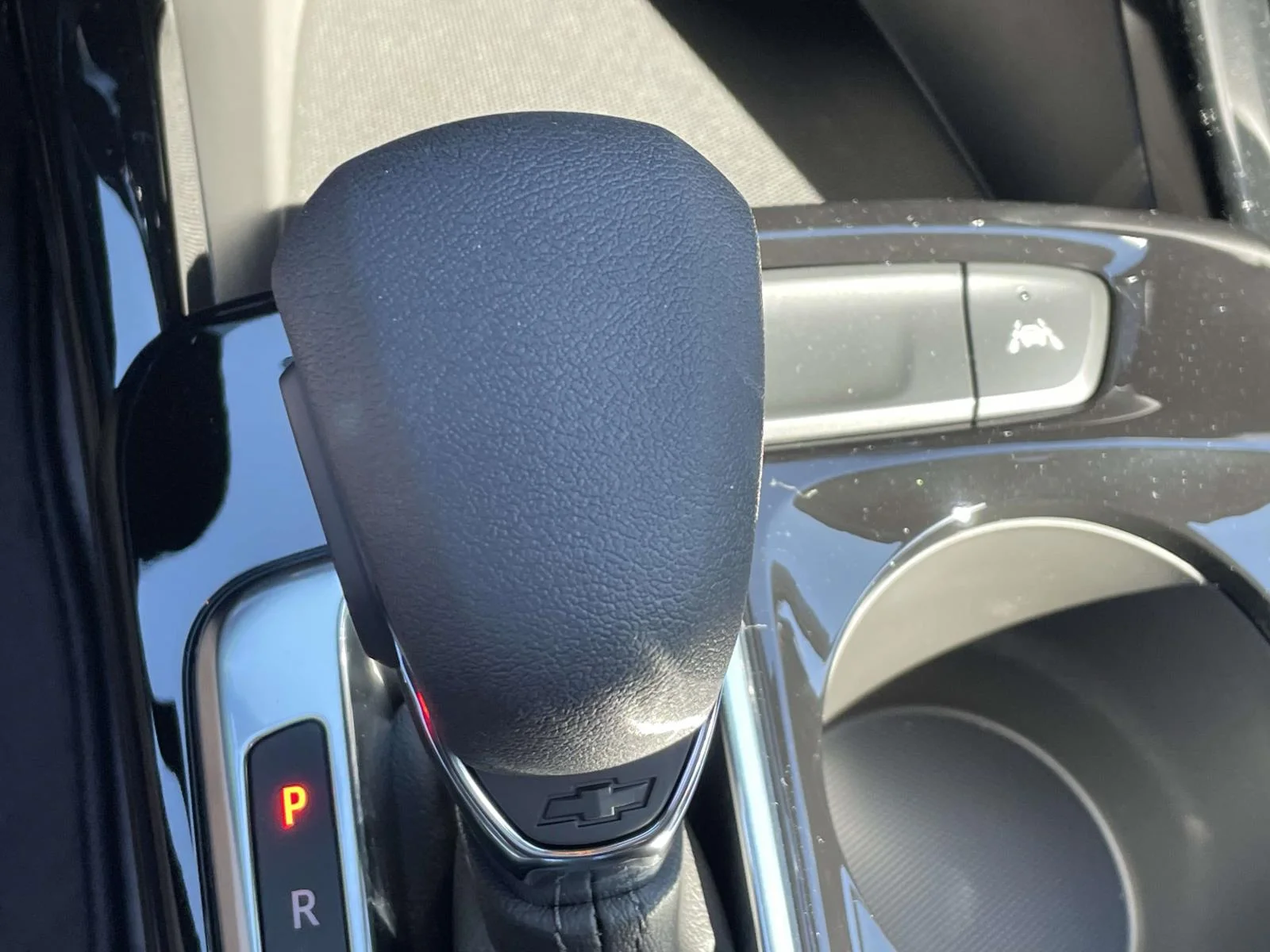 New 2026 Mosaic Black Metallic Chevrolet ACTIV image 23