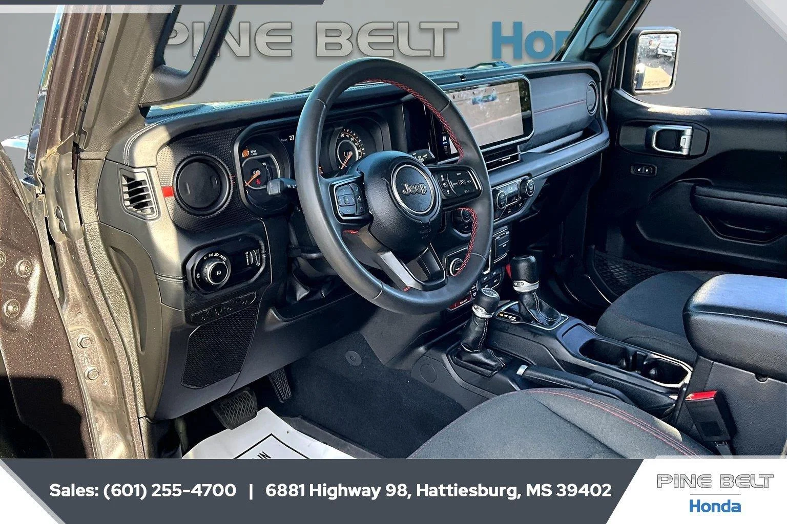 Used 2024 Granite Crystal Metallic Clearcoat Jeep Rubicon image 12