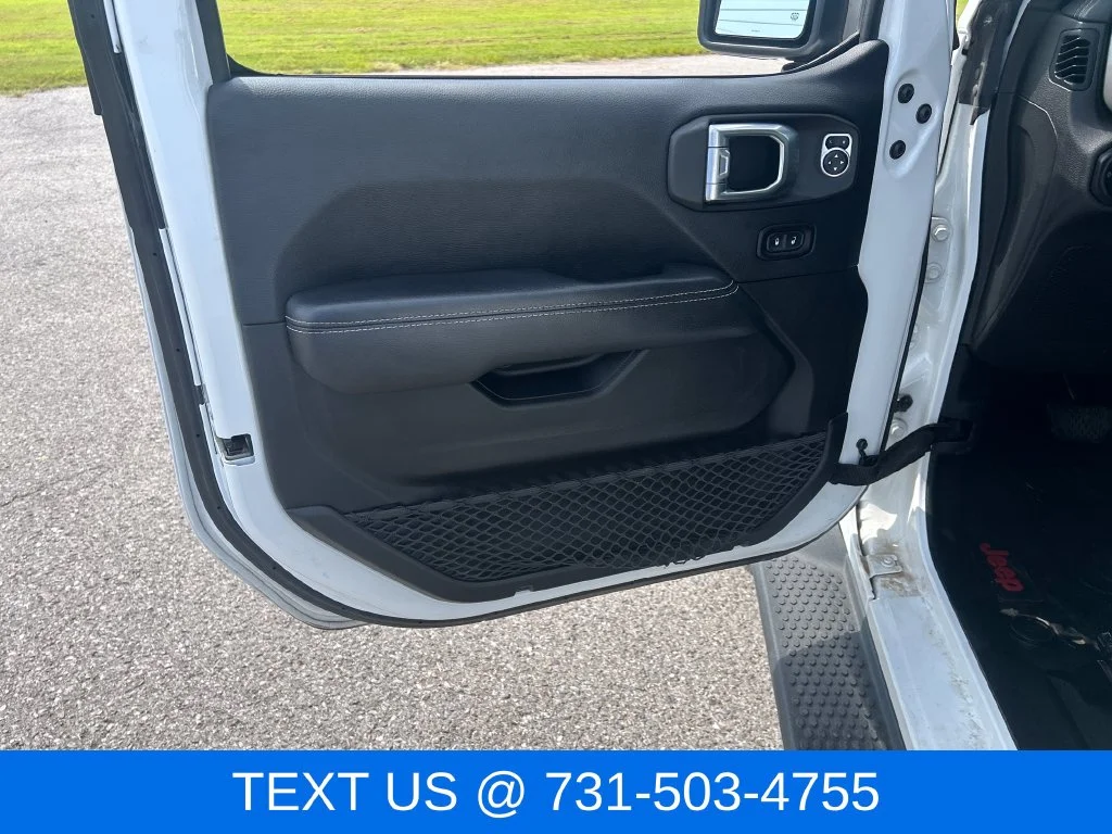 Used 2018 White Jeep Unlimited Sahara image 11