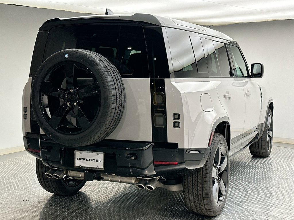New 2026 Borasco Grey Land Rover X-Dynamic SE image 3
