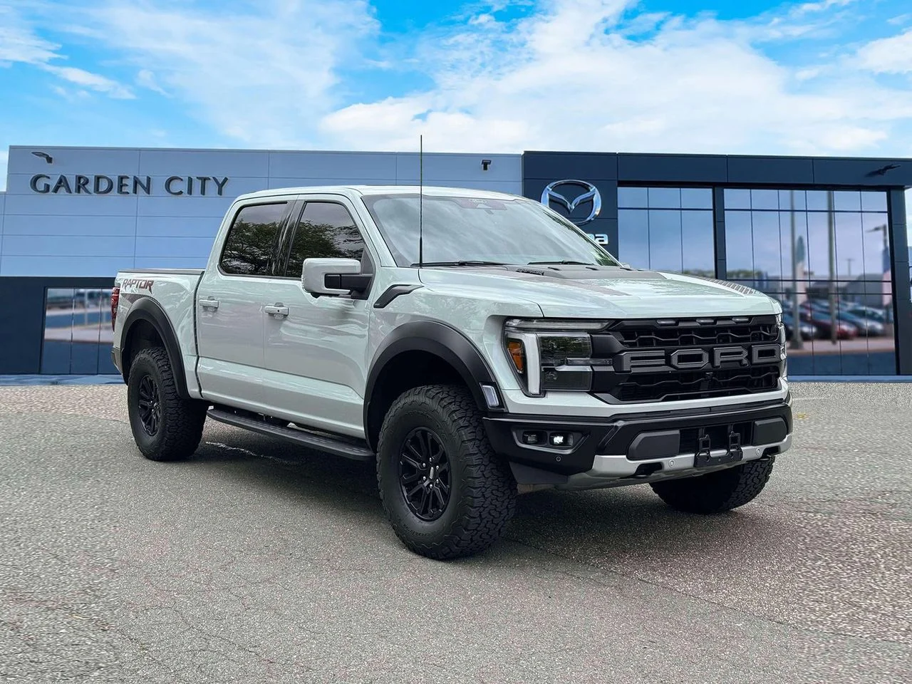Used 2024 Avalanche Ford Raptor image 1