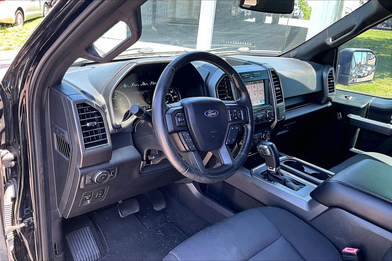 Used 2019 AGATE BLACK Ford XLT image 5