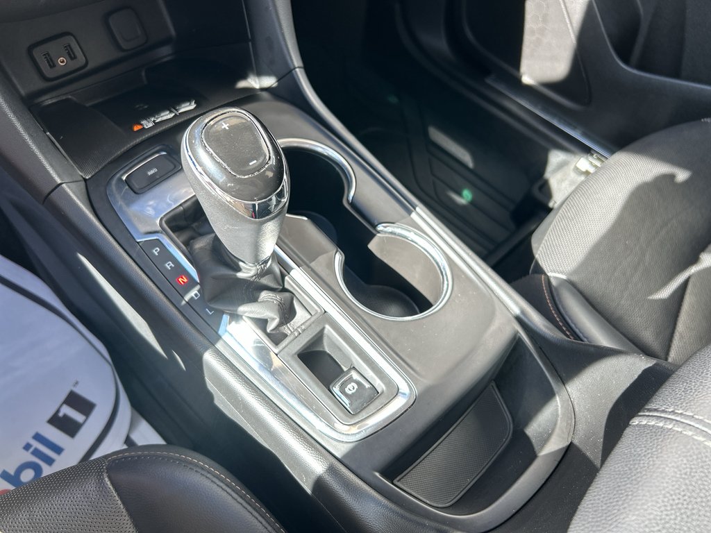 Used 2018 Silver Ice Metallic Chevrolet Premier image 22