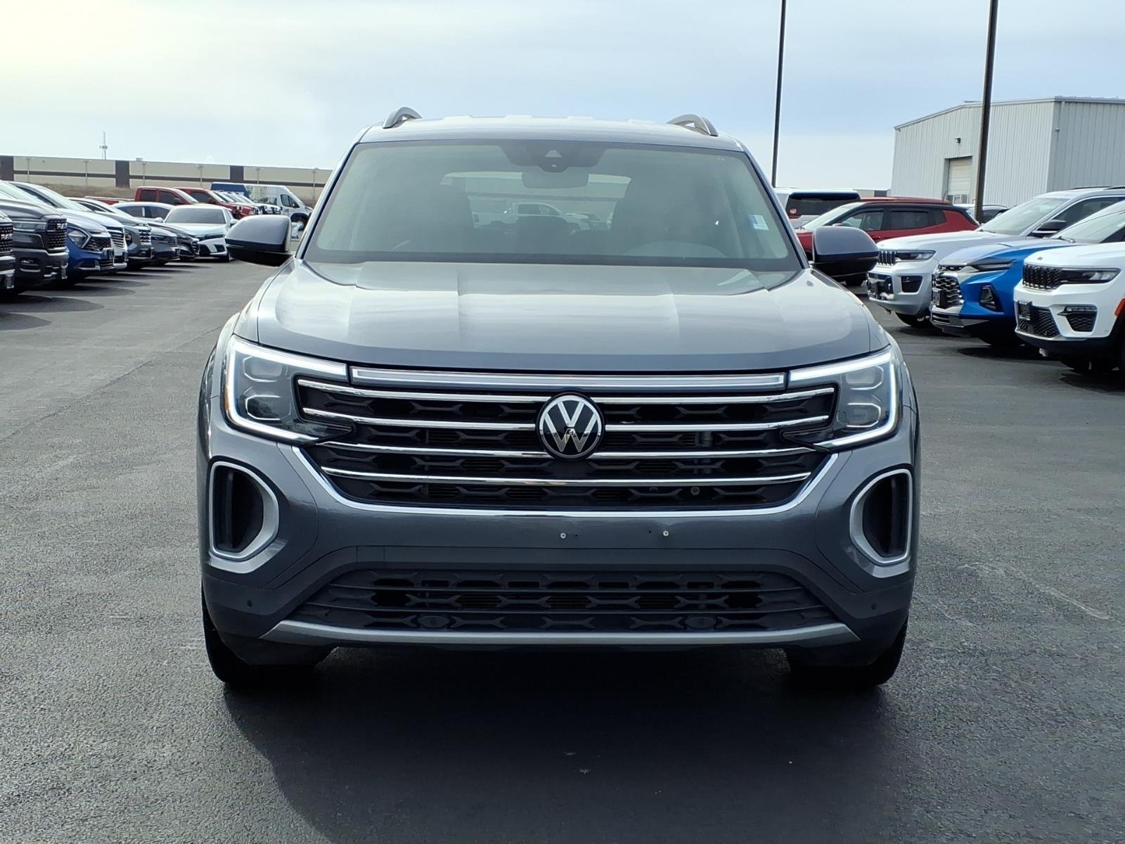 2025 Volkswagen Atlas SE w/Tech - Photo 16