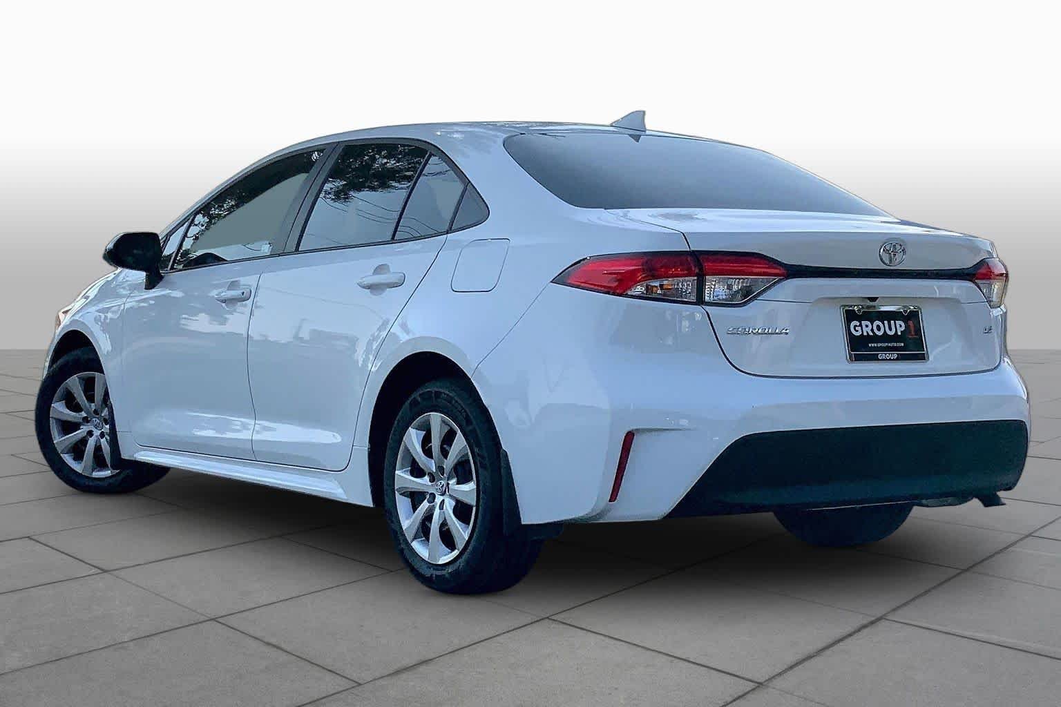 Used 2025 Ice Cap Toyota LE image 12