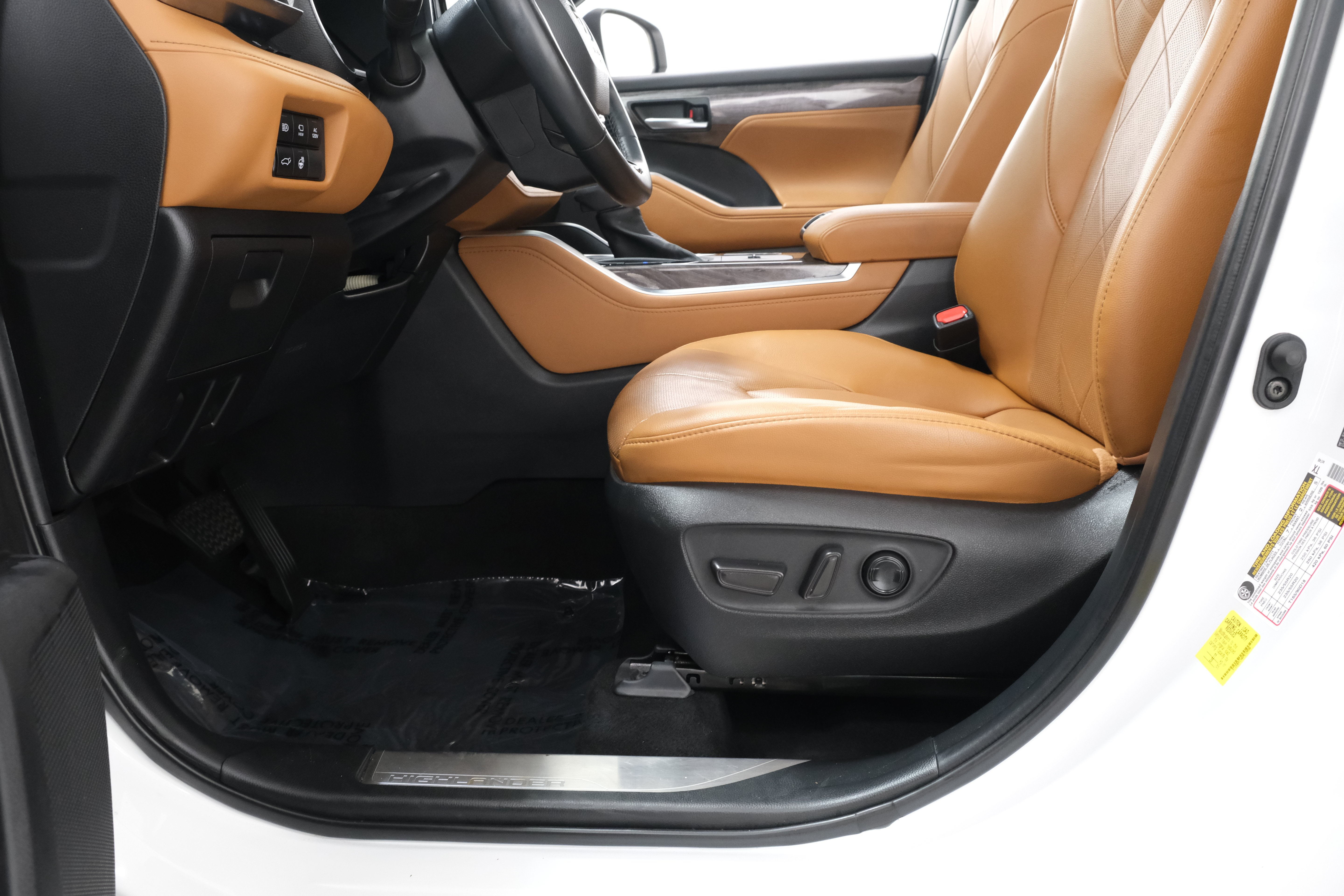 Used 2023 Wind Chill Pearl Toyota Platinum image 33