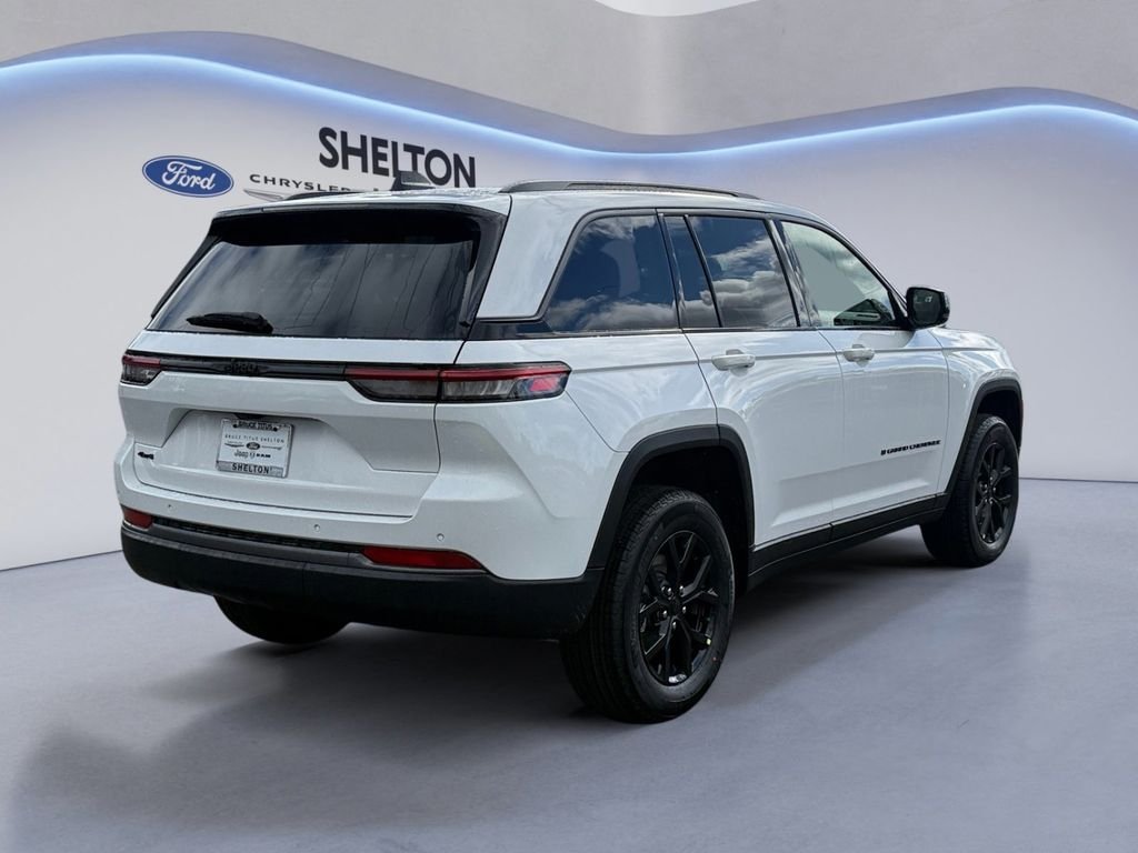 New 2026 Bright White Clear-Coat Exterior Paint Jeep Altitude image 6