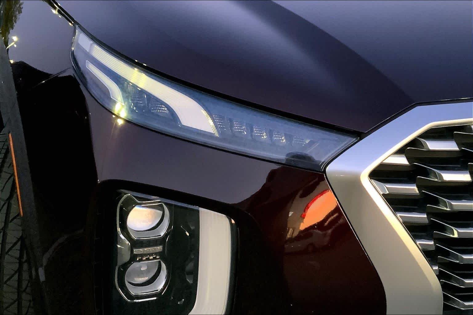 Used 2021 Sierra Burgundy Hyundai Limited image 23