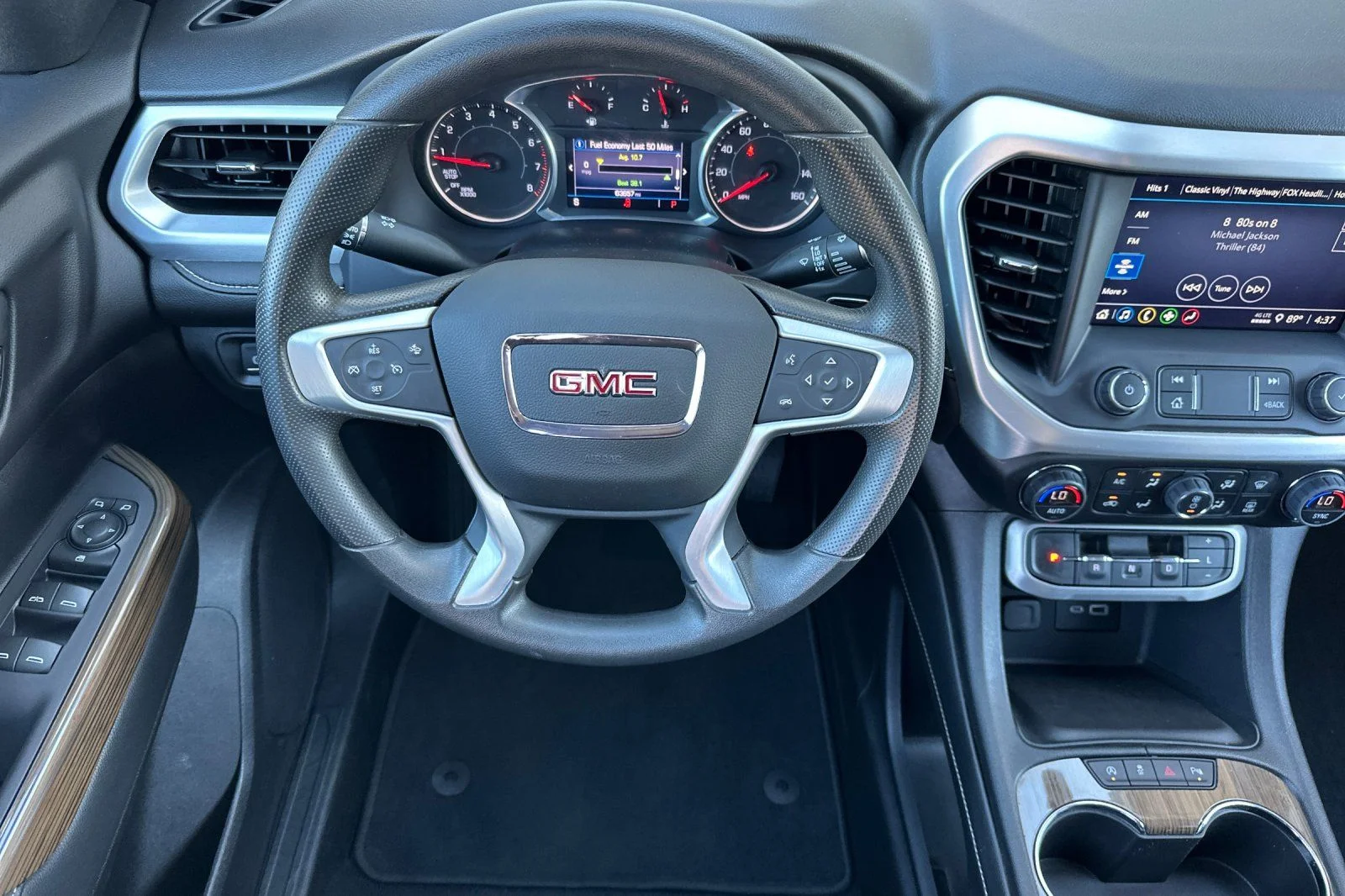 Used 2022 White GMC SLE image 15