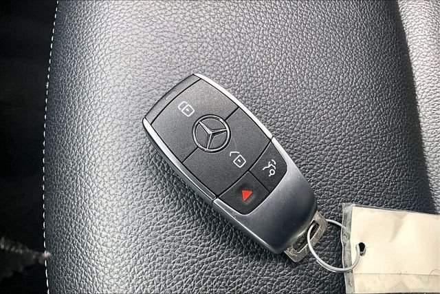 Used 2015 Silver Mercedes-Benz GLA 250 image 35