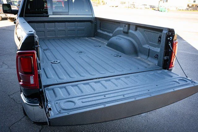 2026 RAM 3500 Laramie - Photo 10