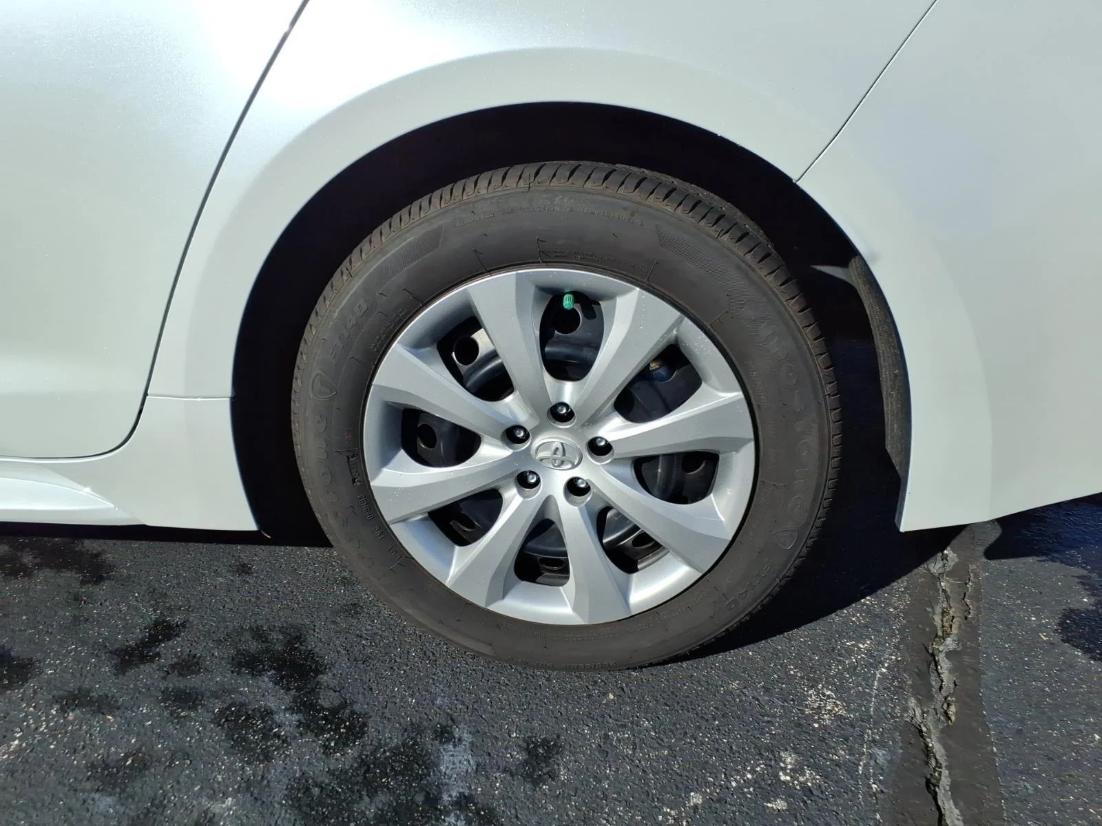 Used 2026 Wind Chill Pearl Toyota LE image 11