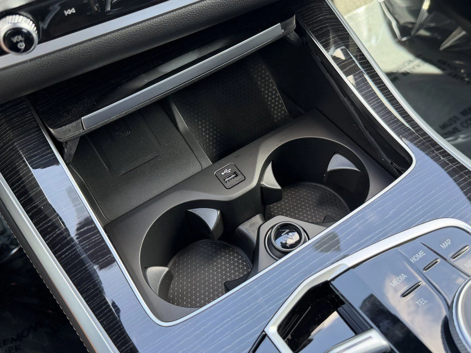 New 2026 Black Sapphire Metallic BMW xDrive40i image 36