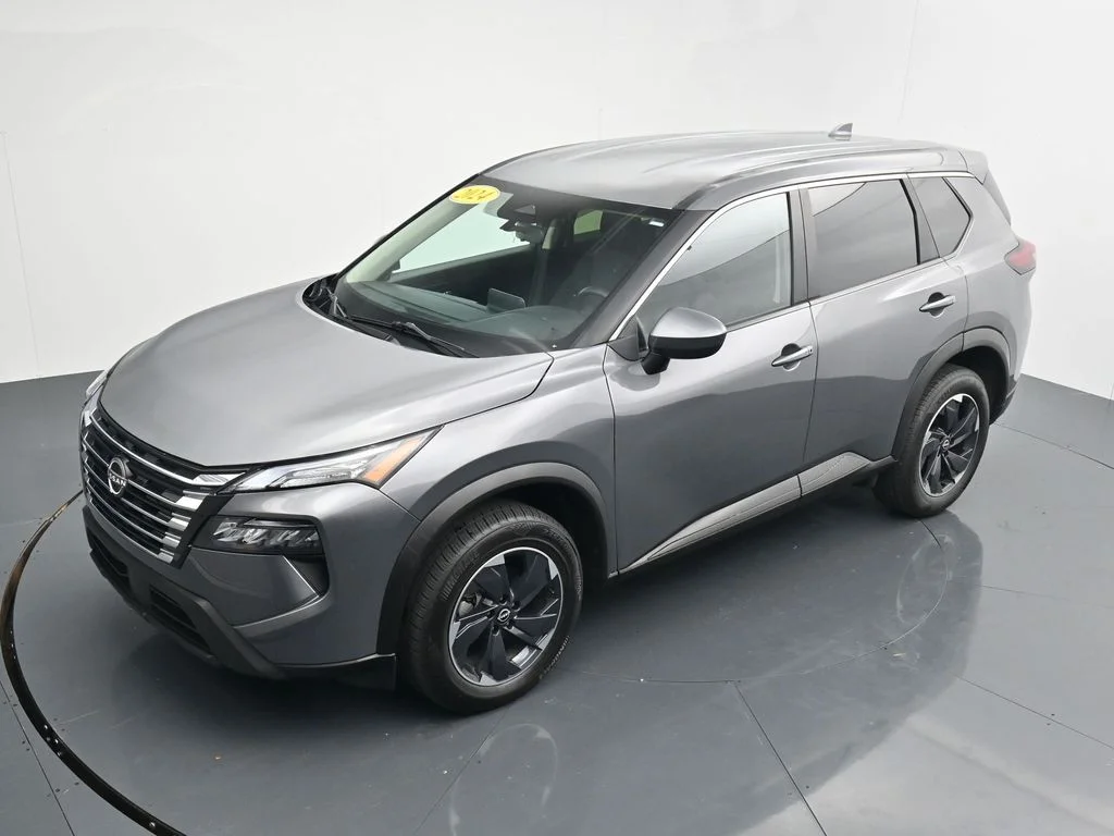 Used 2024 Gray Nissan SV image 18
