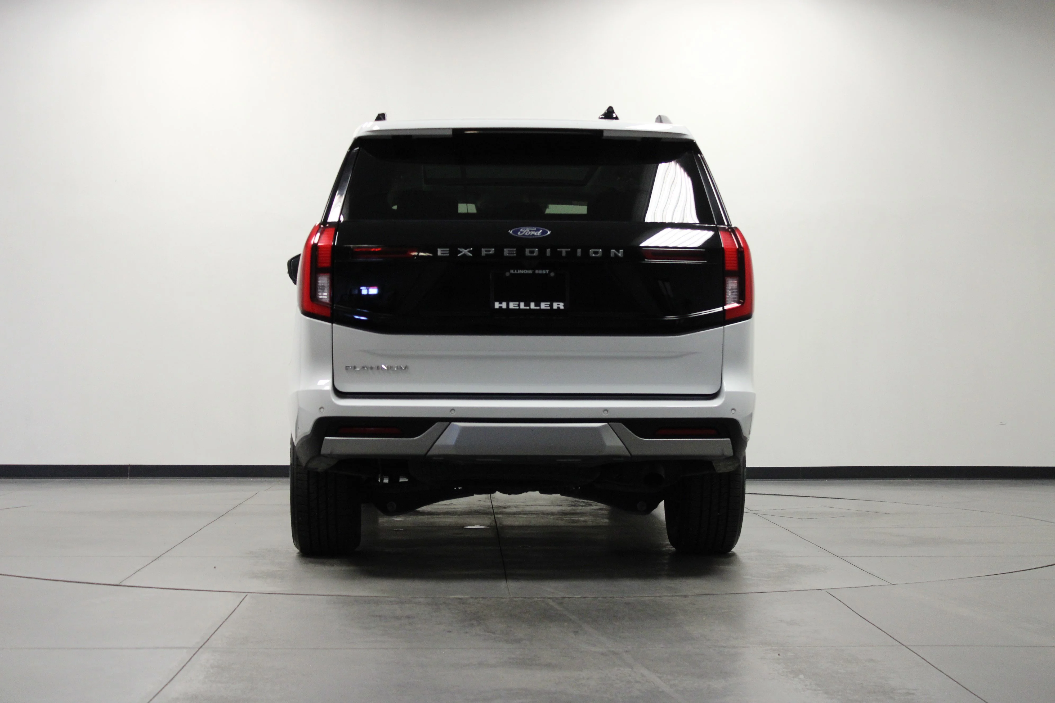 Used 2025 Oxford White Ford Platinum image 5
