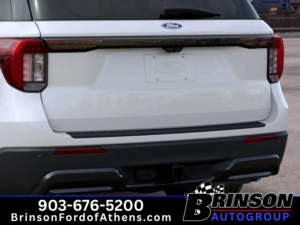 New 2027 Star White Metallic Tri-Coat Ford ST-Line image 23