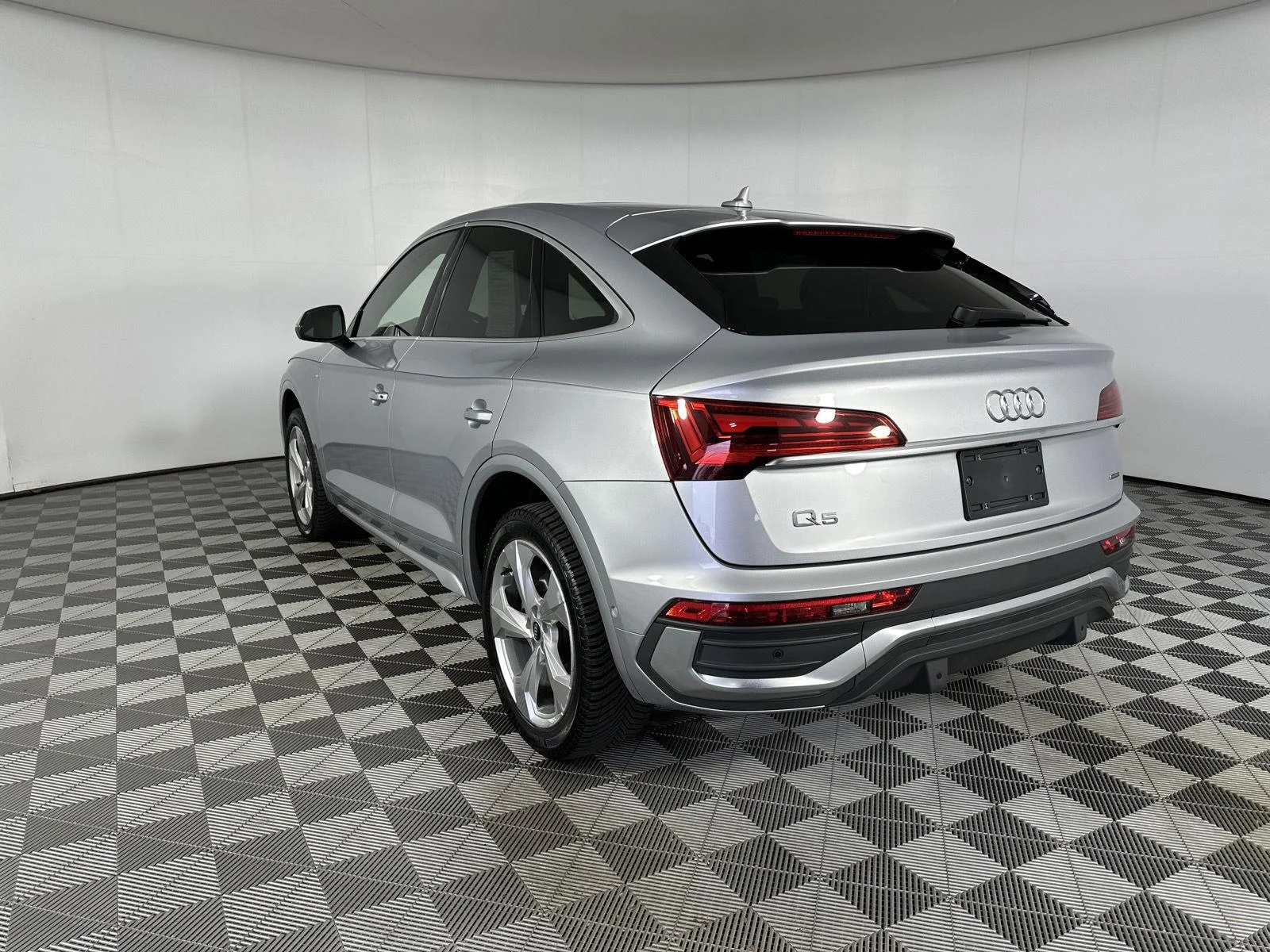 Used 2022 Florett Silver Metallic Audi S line Prestige image 24